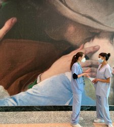 Maxi enlargements of famous paintings from the Pinacoteca di Brera cover the walls of a hospital
