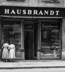 In Trieste, an exhibition traces the history of Hausbrandt Coffee. In Trieste, an exhibition traces the history of Hausbrandt Coffee.