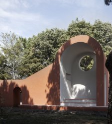 Dieci fotografi internazionali protagonisti alle Vatican Chapels nel bosco dell'Isola di San Giorgio Dieci fotografi internazionali protagonisti alle Vatican Chapels nel bosco dell'Isola di San Giorgio