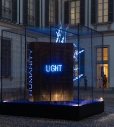 Milano, nel Cortile d'onore di Palazzo Reale il libro scultura di Federica Marangoni Milano, nel Cortile d'onore di Palazzo Reale il libro scultura di Federica Marangoni