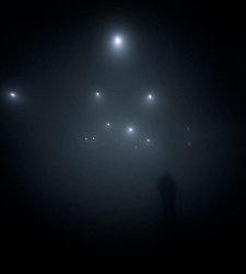 Gian Maria Tosatti arriva a Foligno con un intervento ambientale, una passeggiata nella nebbia Gian Maria Tosatti arriva a Foligno con un intervento ambientale, una passeggiata nella nebbia