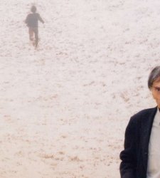 Influencer e strafalcioni: come massacrare la biografia di Giovanni Anselmo Influencer e strafalcioni: come massacrare la biografia di Giovanni Anselmo