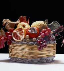 A due anni dalla scomparsa di Luciano Ventrone, la sua pittura più vera del vero giunge a Venezia  A due anni dalla scomparsa di Luciano Ventrone, la sua pittura più vera del vero giunge a Venezia