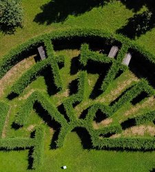 A Labyrinth on the Environmental Crisis. Piero Gilardi's Labyrinthic Anthropocene.