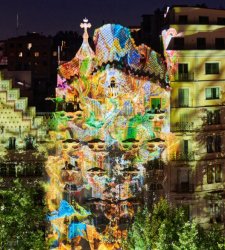 A digital artist created a special videomapping for the facade of Casa Batlló
