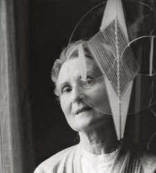 Archive of Regina Cassolo Bracchi, Italy's first avant-garde sculptor, is born