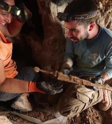 Israele, importante e rara scoperta archeologica: ritrovate quattro spade romane