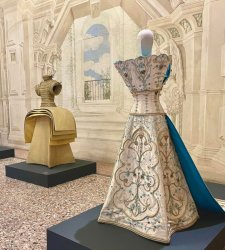 At Villa Manin, Capucci's sumptuous gowns dialogue with illusionistic perspectives