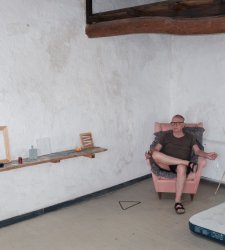 Albissola Marina, tre artisti ripopolano Casa Jorn vivendoci ed esponendo Albissola Marina, tre artisti ripopolano Casa Jorn vivendoci ed esponendo