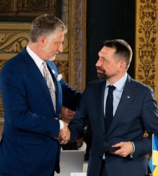 G7, el ministro Giuli entrega una medalla a su homólogo ucraniano Tochytskyi G7, el ministro Giuli entrega una medalla a su homólogo ucraniano Tochytskyi