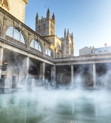 The ancient Roman baths ... of England: discovering Bath