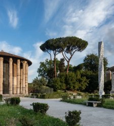 Roma, cinque colonne monumentali di Park Eun Sun per celebrare il rapporto tra Italia e Corea Roma, cinque colonne monumentali di Park Eun Sun per celebrare il rapporto tra Italia e Corea