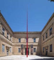 Un Prometeo moderno. Costas Varotsos in mostra a Lecce Un Prometeo moderno. Costas Varotsos in mostra a Lecce