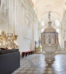 The works of Gio' Pomodoro on display in the Pietrasanta Baptistery on the day of the summer solstice. The works of Gio' Pomodoro on display in the Pietrasanta Baptistery on the day of the summer solstice.