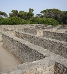 The Labyrinth of Donnafugata, a maze among the legends of Sicily