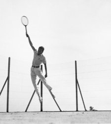 Riccione dedica una exposición a dos grandes maestros de la fotografía moderna: André Kertész y Jacques Henri Lartigue Riccione dedica una exposición a dos grandes maestros de la fotografía moderna: André Kertész y Jacques Henri Lartigue