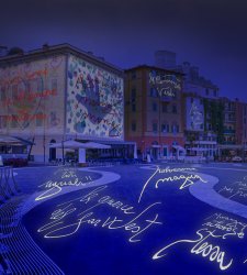A Lerici un'installazione che proietta giganteschi disegni di bambini sulla piazza principale A Lerici un'installazione che proietta giganteschi disegni di bambini sulla piazza principale