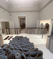 La Reggia di Caserta ospita la mostra Metawork di Michelangelo Pistoletto La Reggia di Caserta ospita la mostra Metawork di Michelangelo Pistoletto