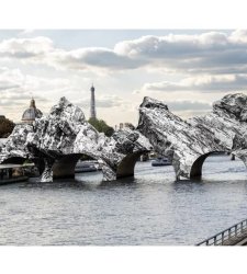Paris, JR pays tribute to Christo and Jeanne-Claude with new immersive installation on Pont Neuf Paris, JR pays tribute to Christo and Jeanne-Claude with new immersive installation on Pont Neuf