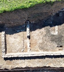 Egna (Bozen), Wiederauftauchen eines römischen Gebäudes: möglicherweise eine Schmiede an der Via Claudia Augusta Egna (Bozen), Wiederauftauchen eines römischen Gebäudes: möglicherweise eine Schmiede an der Via Claudia Augusta