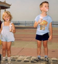 Martin Parr in Matino (Lecce) with "Snack It!": food as irony and social observation Martin Parr in Matino (Lecce) with "Snack It!": food as irony and social observation