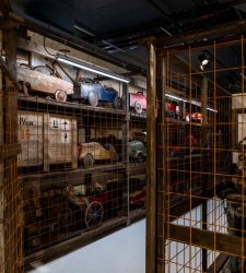 Turín, el arte de jugar con los coches con las maquetas de Robert Kuśmirowski expuestas en MAUTO Turín, el arte de jugar con los coches con las maquetas de Robert Kuśmirowski expuestas en MAUTO