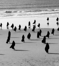 Shirin Neshat al PAC di Milano: la più ampia mostra mai fatta in Italia sull'artista iraniana Shirin Neshat al PAC di Milano: la più ampia mostra mai fatta in Italia sull'artista iraniana