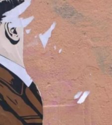 Strappato il murale di Laika con Hitler e Netanyahu: “Hanno ricevuto il messaggio” Strappato il murale di Laika con Hitler e Netanyahu: “Hanno ricevuto il messaggio”