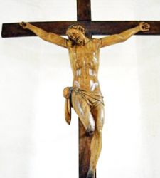 Le crucifix de Hougoumont: rescapé de Waterloo, volé et enfin retrouvé