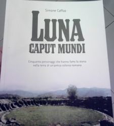 Simone Caffaz's Luna Caput Mundi. Put together Michelangelo, Canova, Berlusconi and Gigi Buffon...