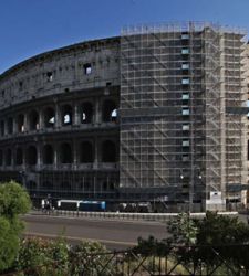 A mega panoramic elevator leaning against the Colosseum. Science fiction? No, possible effect of the Madia DDL