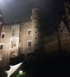 Diario di viaggio a Urbino: noi nel Palazzo Ducale, e la pioggia fuori