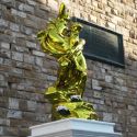 La statua di Jeff Koons è l'ideale per celebrare Firenze