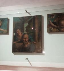 La Nativité de Zacchia da Vezzano: histoire du retable volé et retrouvé, en partie, en pièces détachées
