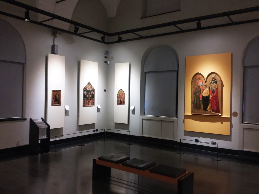 La sala dei fondi oro La sala dei fondi oro