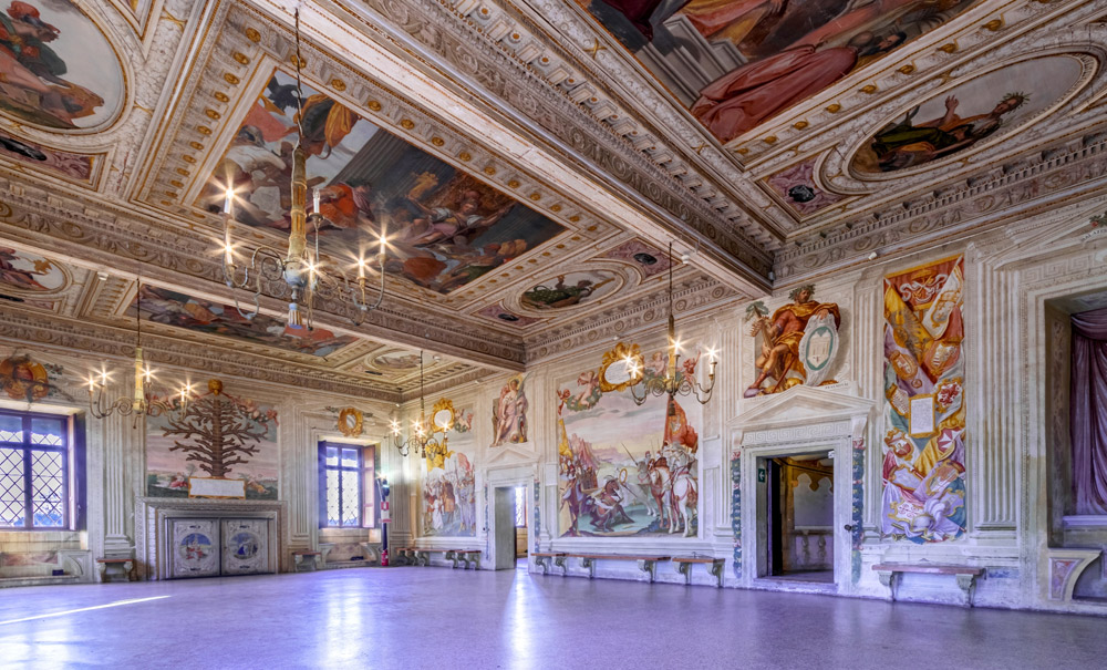 Interni affrescati da Giovanni Battista Zelotti