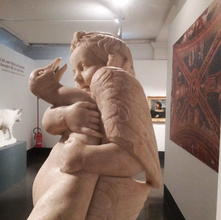 Allestimenti della mostra Pintoricchio. Pittore dei Borgia Allestimenti della mostra Pintoricchio. Pittore dei Borgia