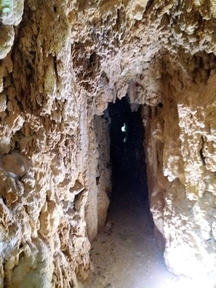 Atto III (la catarsi), Scena I: le grotte/inferno dantesco