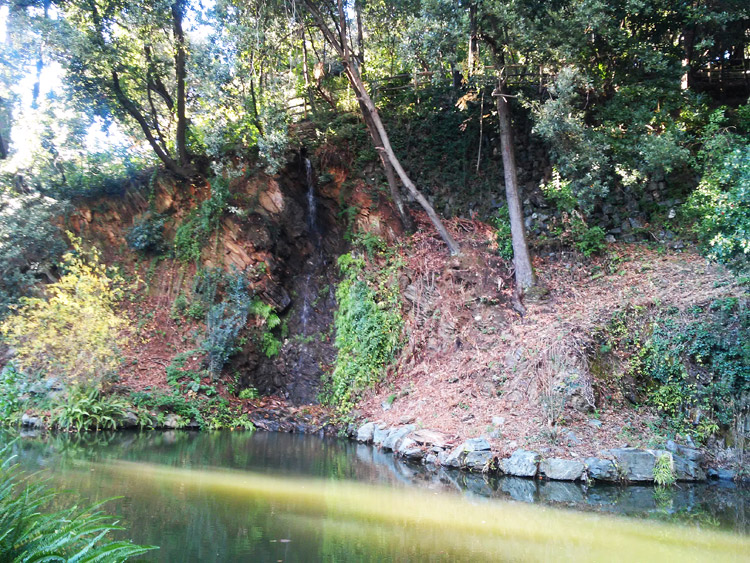 Atto I, Scena III: il Lago Vecchio