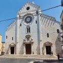 Bari, sfregiati i muri della Cattedrale