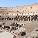 Turista tedesca incide sul Colosseo il suo nickname: denunciata