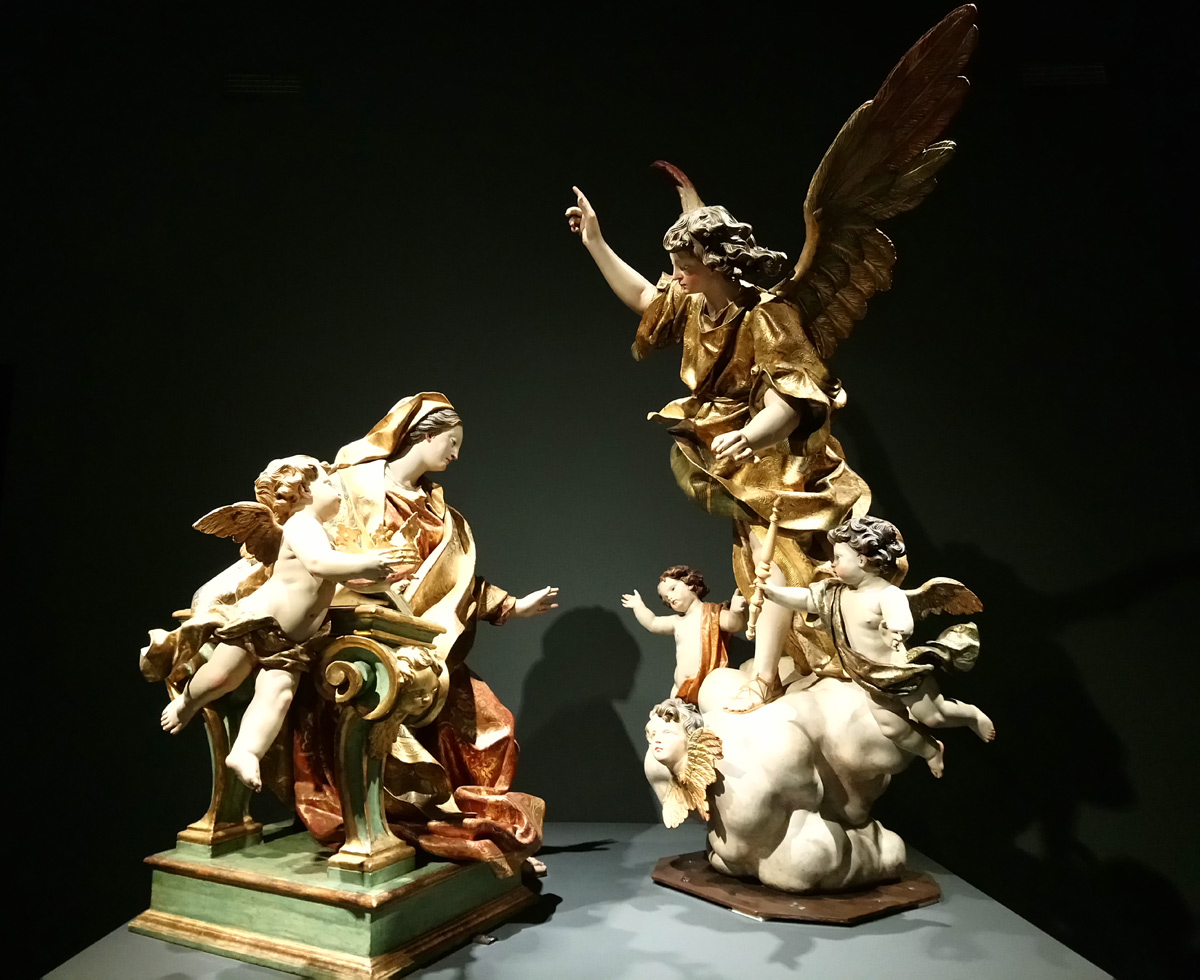 Anton Maria Maragliano, Annunciazione (1722; legno scolpito, dipinto e dorato, occhi in pasta vitrea, 190 x 162 x 145 cm; Savona, oratorio di San Domenico e della Santissima Annunziata)
