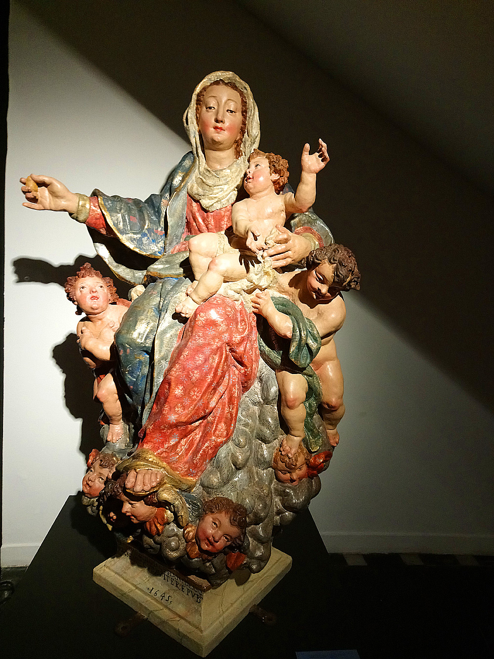 Giovanni Battista Bissoni, Madonna Regina di Genova (1645; legno scolpito, dipinto e dorato, 155 x 90 x 90 cm; Civezza, chiesa di San Marco)
