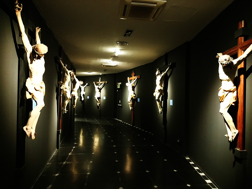 Una sala della mostra su Anton Maria Maragliano a Genova, Palazzo Reale
