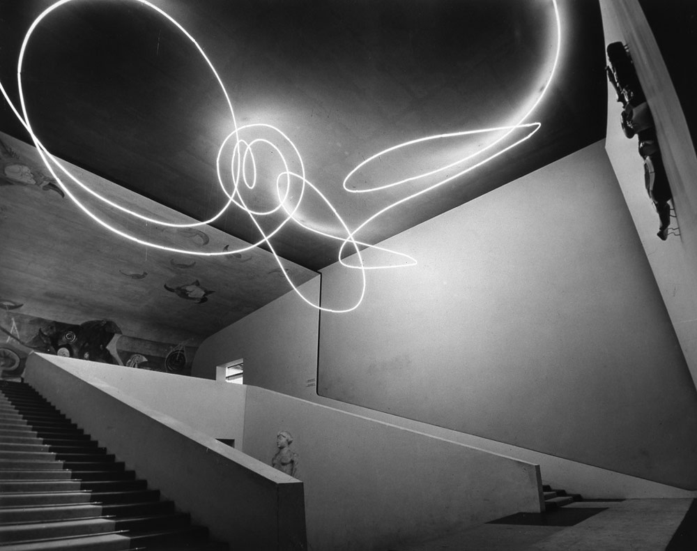 Lucio Fontana, Struttura per la IX Triennale di Milano Lucio Fontana, Struttura per la IX Triennale di Milano