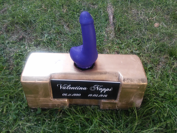 Eternity, la nuova opera di Maurizio Cattelan