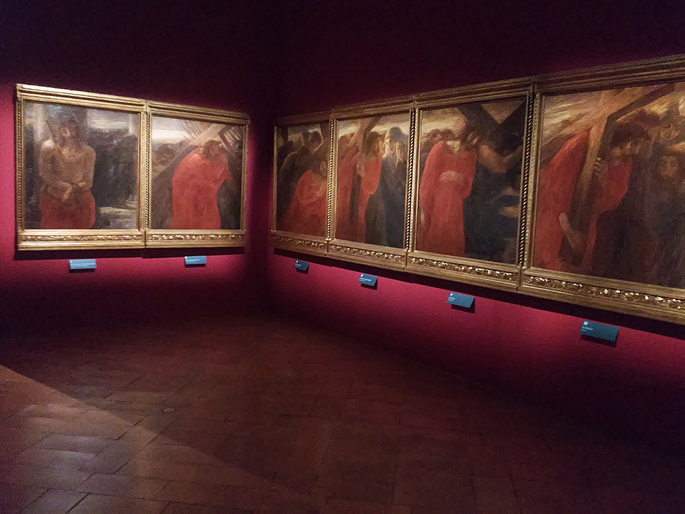 Una sala della mostra Gaetano Previati. La Passione
