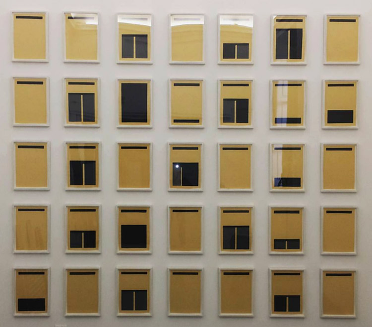 Marco Neri, Centro abitato (2015; 35 elementi in acrilico su carta, 42 x 29 cm ciascuno, dimensioni variabili)
