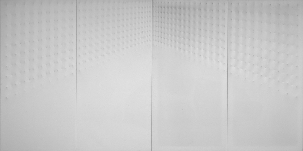 Enrico Castellani, Superficie bianca (1968; acrilici e tecnica mista su tela, cm 265 × 532; Collezione privata, Courtesy Fondazione Marconi, Milano)
