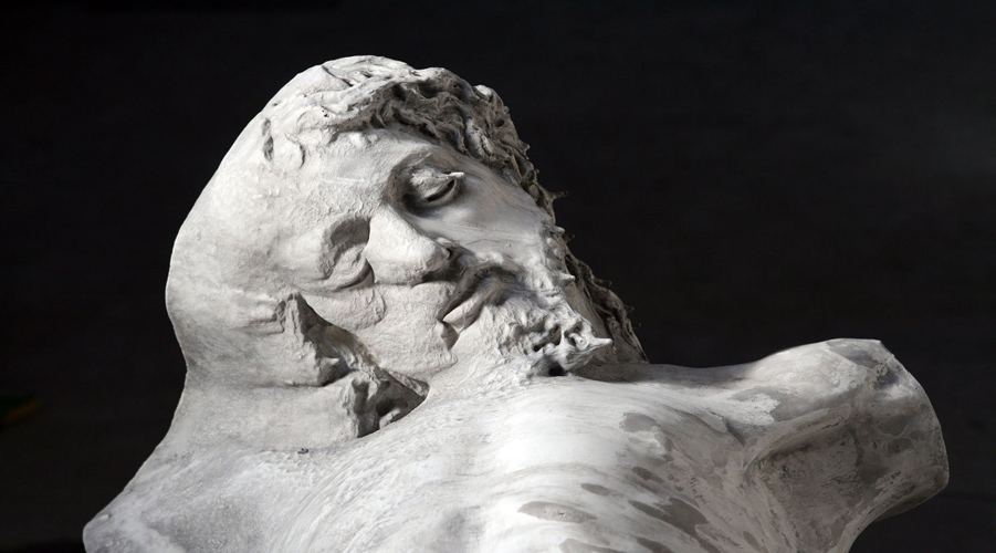 Nicola Samorì, r41 (2010; gesso alabastrino, cera, pigmenti, 170 x 115 x 45 cm) Nicola Samorì, r41 (2010; gesso alabastrino, cera, pigmenti, 170 x 115 x 45 cm)
